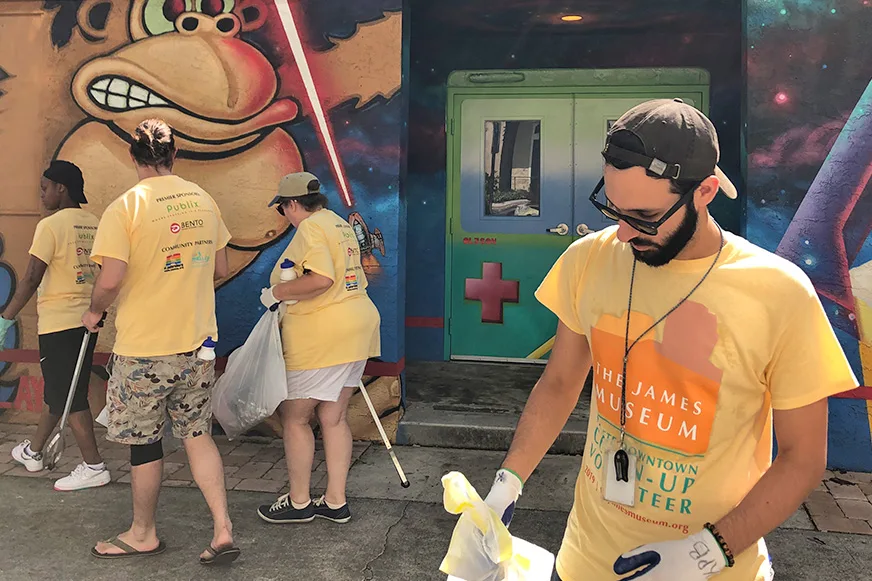 041826 downtown cleanup